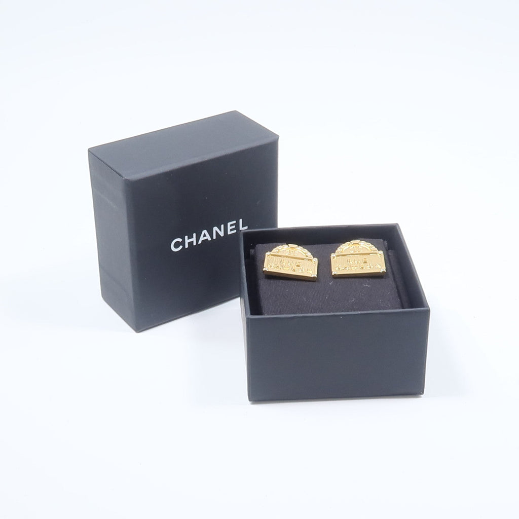 CHANEL CC Earrings · Metal