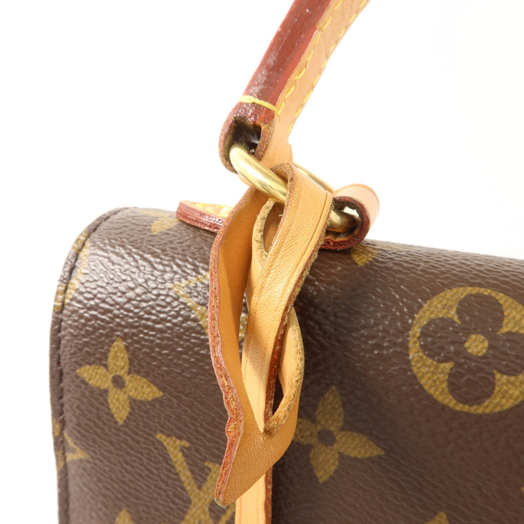 Louis Vuitton Cluny BB · Monogram