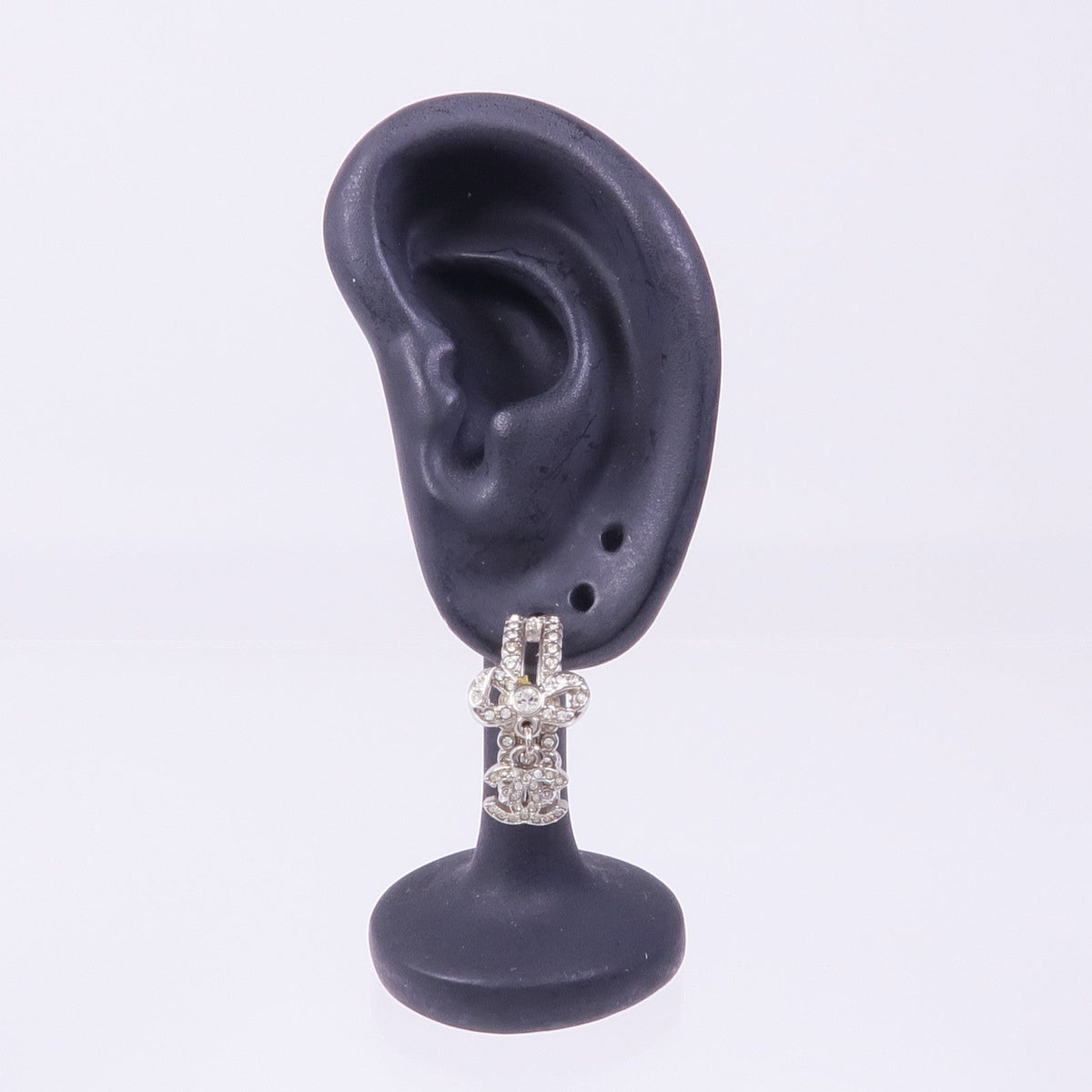 Chanel CC Earrings · Metal