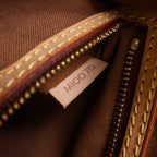 Louis Vuitton Batignolle · Monogram Tote