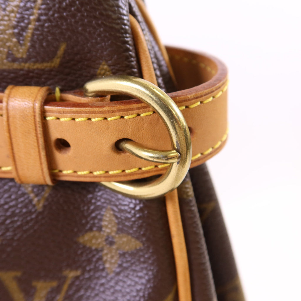Louis Vuitton Batignolle · Monogram Tote