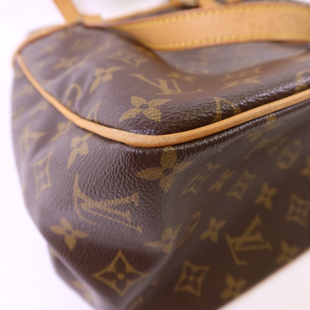 Louis Vuitton Batignolle · Monogram Tote