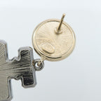 CHANEL CC Earrings · Metal
