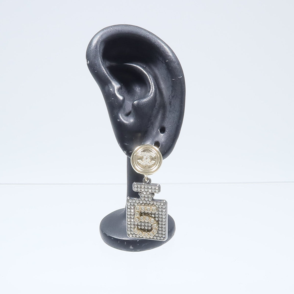 CHANEL CC Earrings · Metal