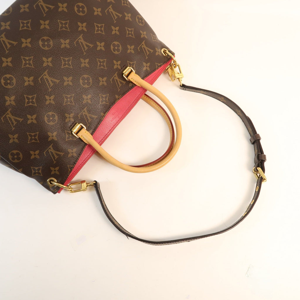 Louis Vuitton Pallas · Monogram