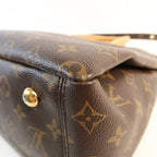 Louis Vuitton Pallas · Monogram
