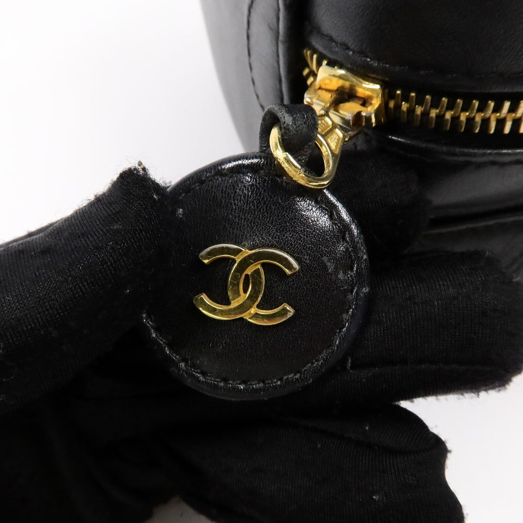 Chanel Vintage · Lambskin Hand Bag