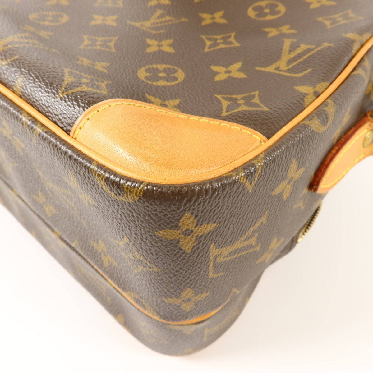 Louis Vuitton Nile · Monogram