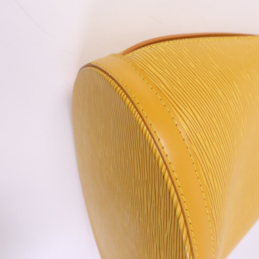 Louis Vuitton Cluny · Épi Leather
