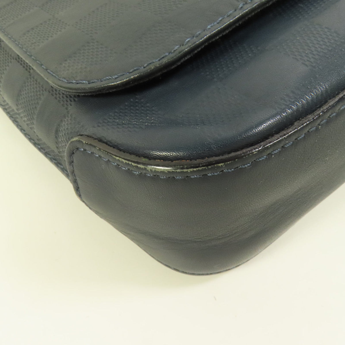 Louis Vuitton District PM · Damier Infini