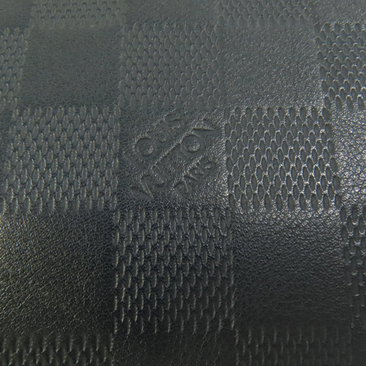 Louis Vuitton District PM · Damier Infini