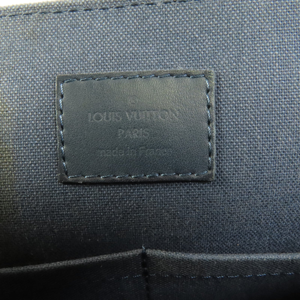 Louis Vuitton District PM · Damier Infini
