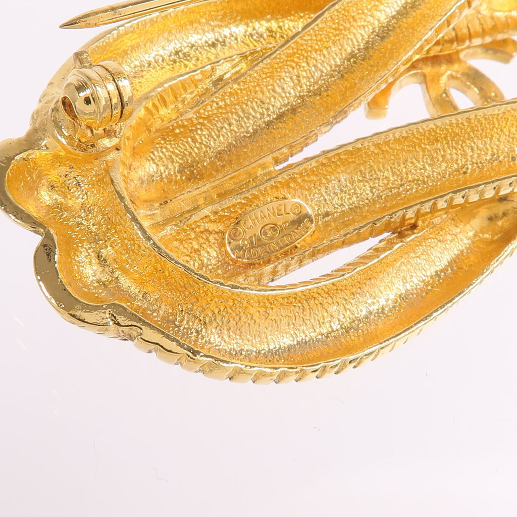 Chanel CC Brooch · Gold-Tone