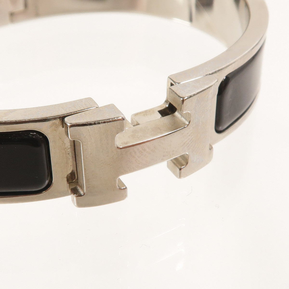 Hermès Clic H Bracelet · Enamel