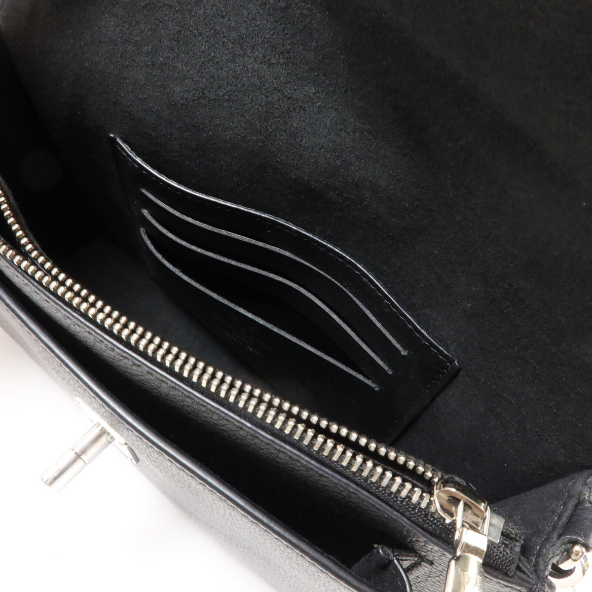 Louis Vuitton Mylockme · Calfskin Chain Bag