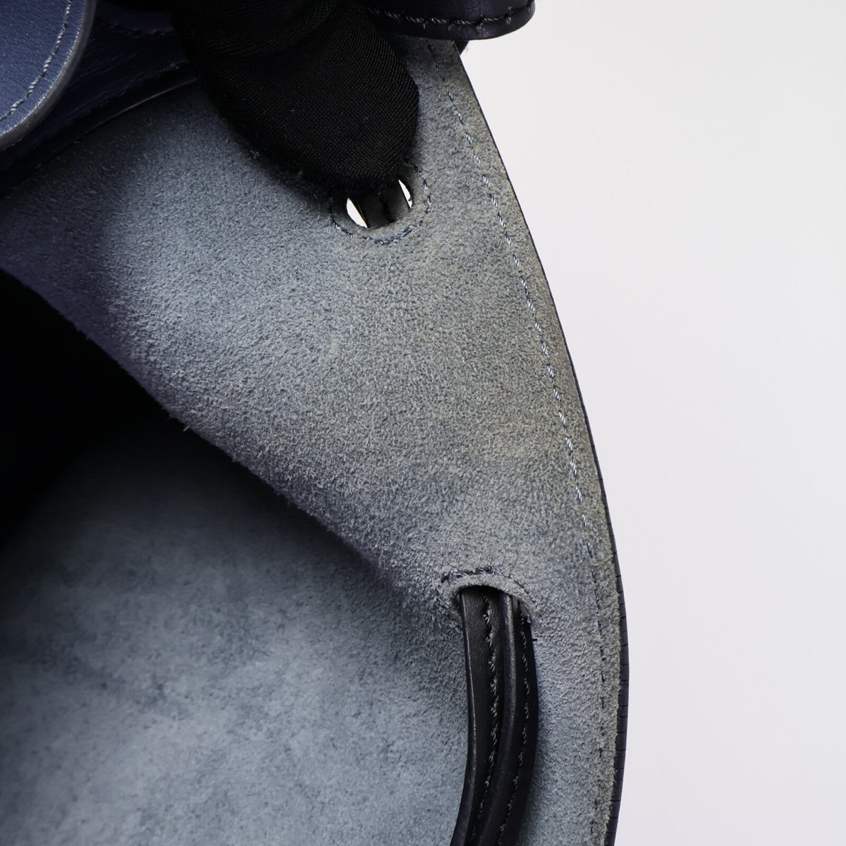 Loewe Balloon Medium · Calfskin