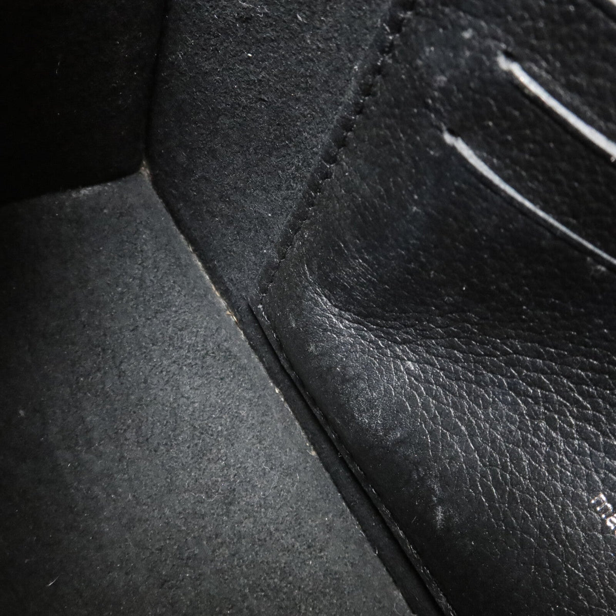 Louis Vuitton Mylockme · Calfskin Chain Bag
