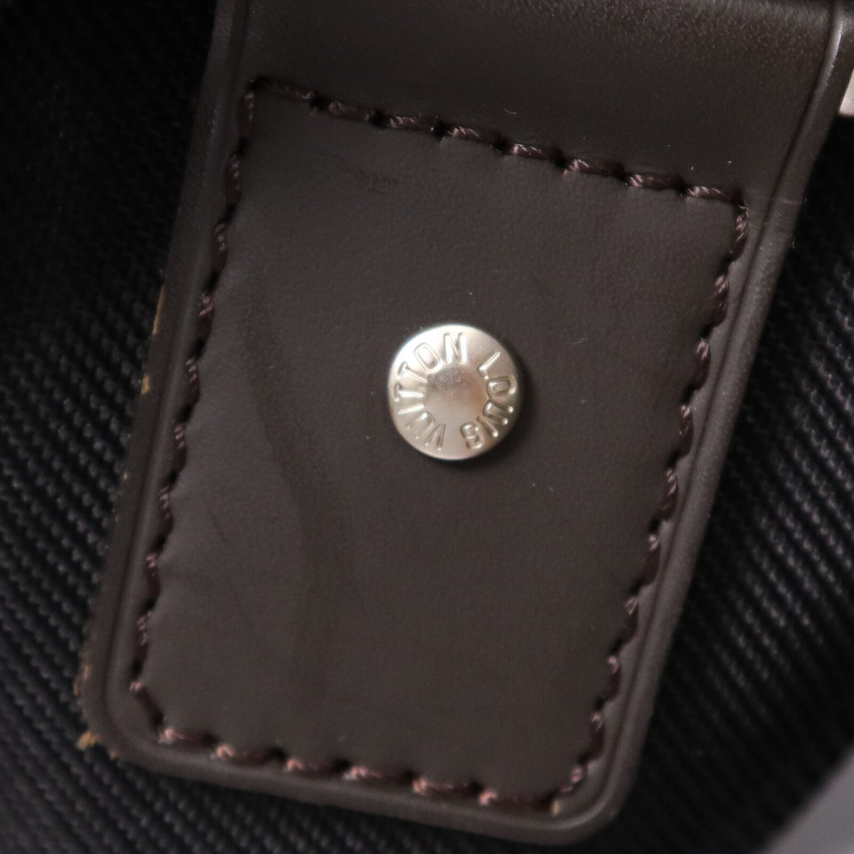 Louis Vuitton Petit Messager · Damier Geant