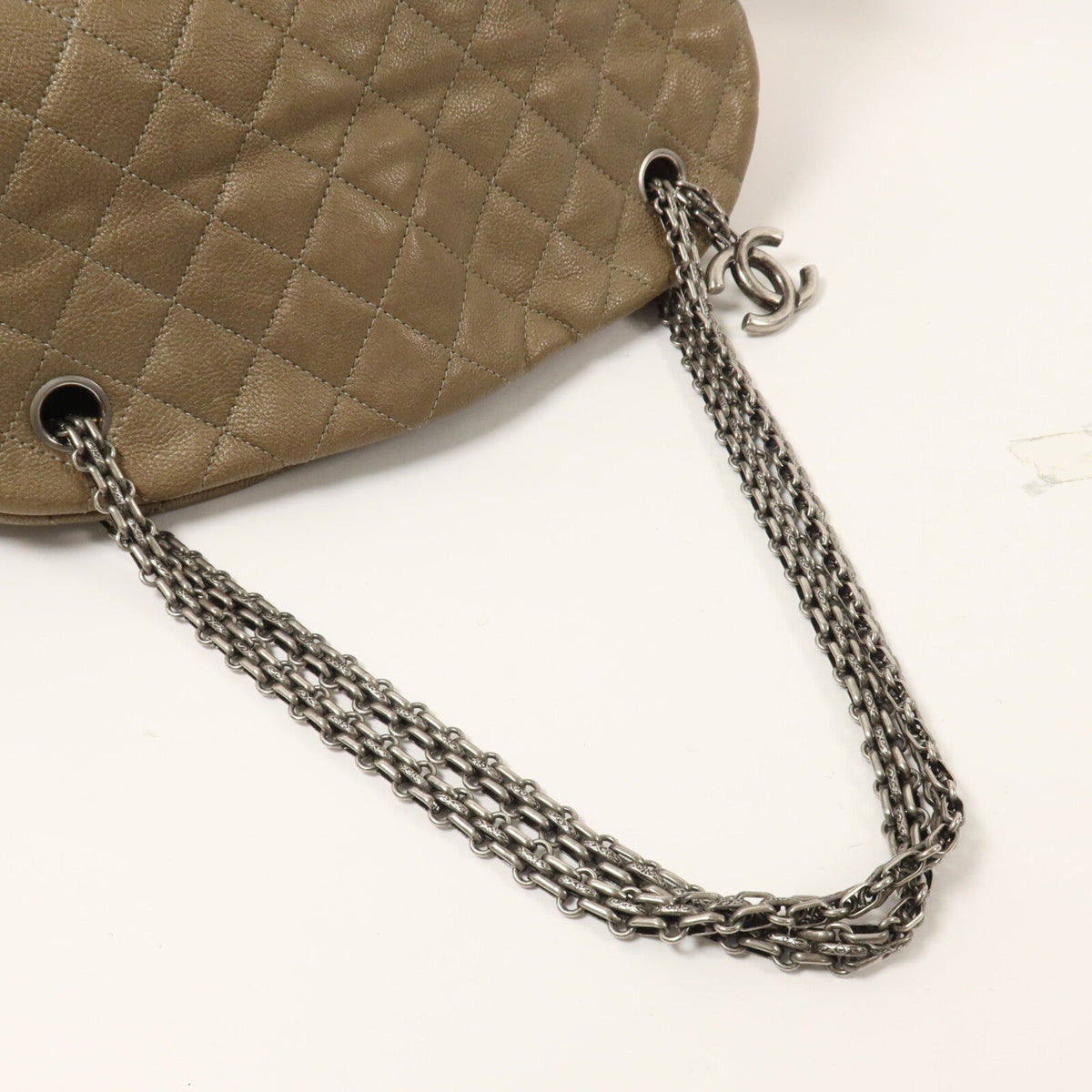 Chanel CC · Chain Shoulder Bag · Calfskin