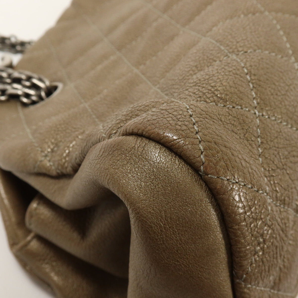 Chanel CC · Chain Shoulder Bag · Calfskin