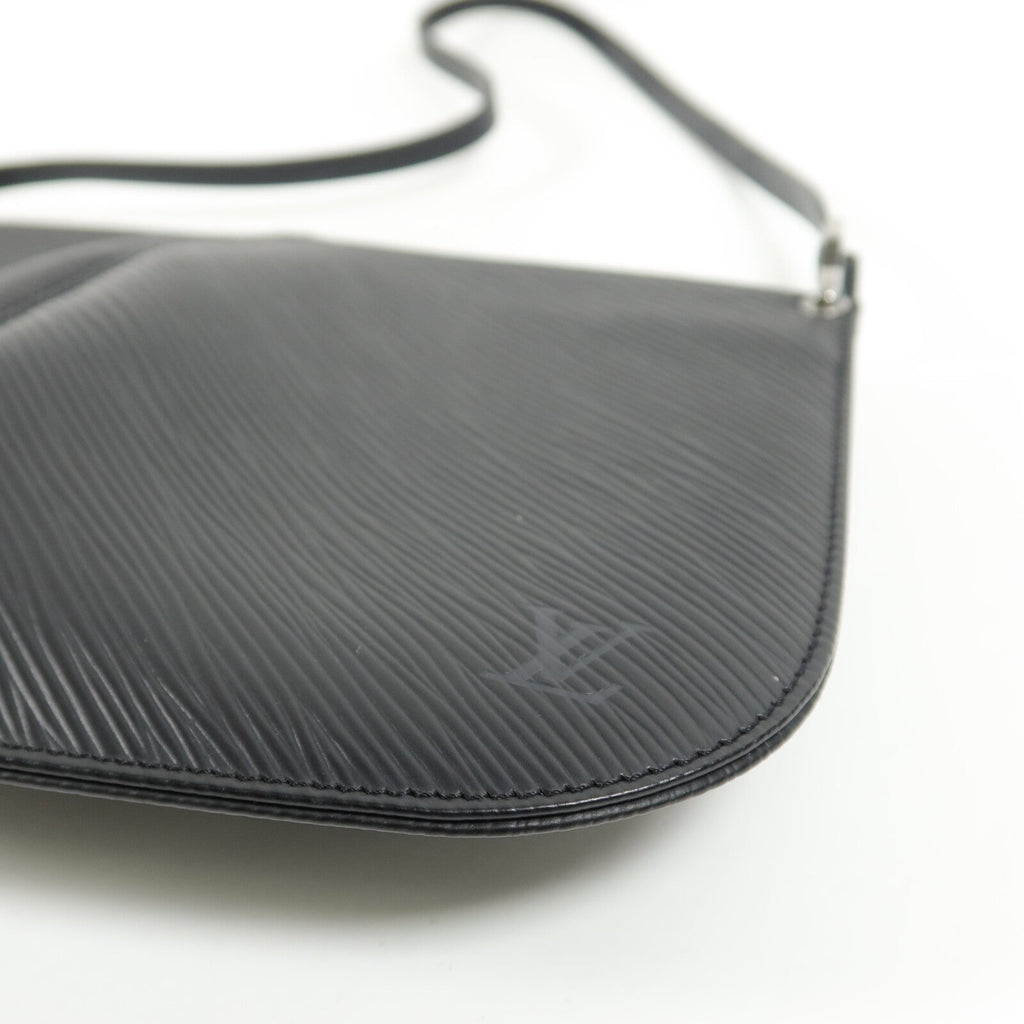 Louis Vuitton Pochette Demi Lune · Epi