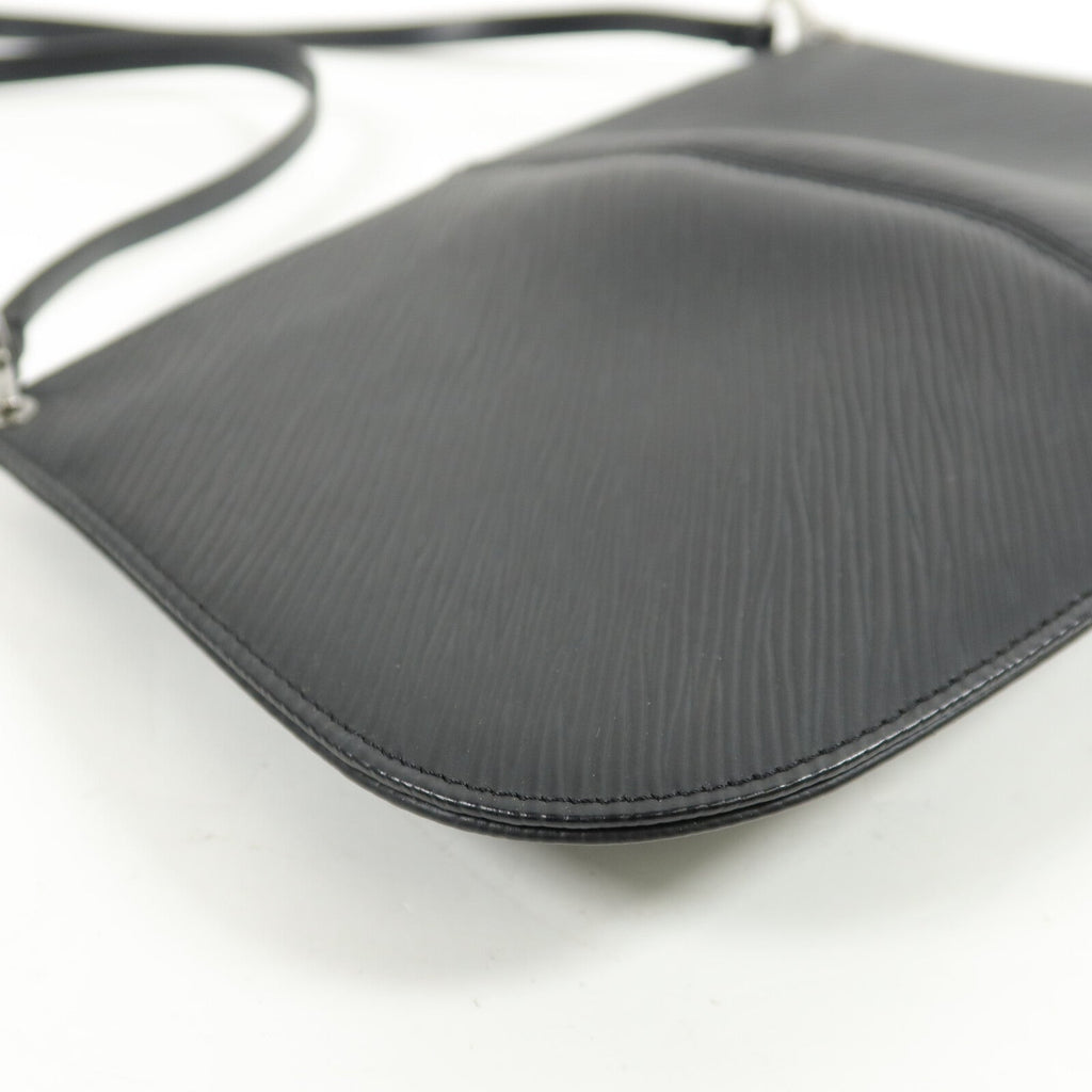 Louis Vuitton Pochette Demi Lune · Epi