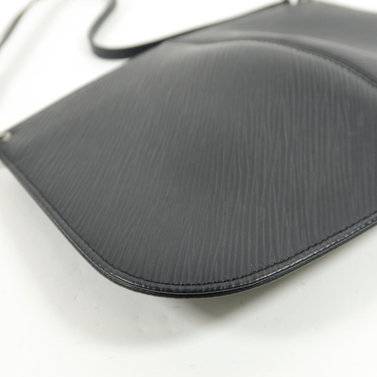 Louis Vuitton Pochette Demi Lune · Epi