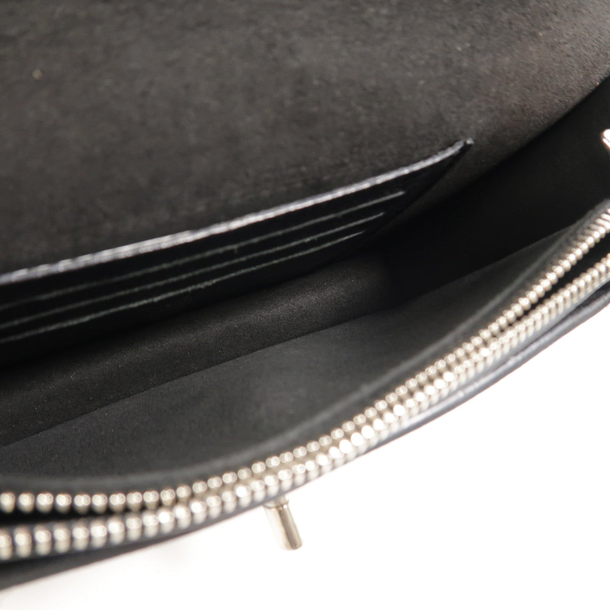 Louis Vuitton MyLockMe · Calfskin Chain Bag