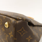 Louis Vuitton Pallas · Monogram Canvas
