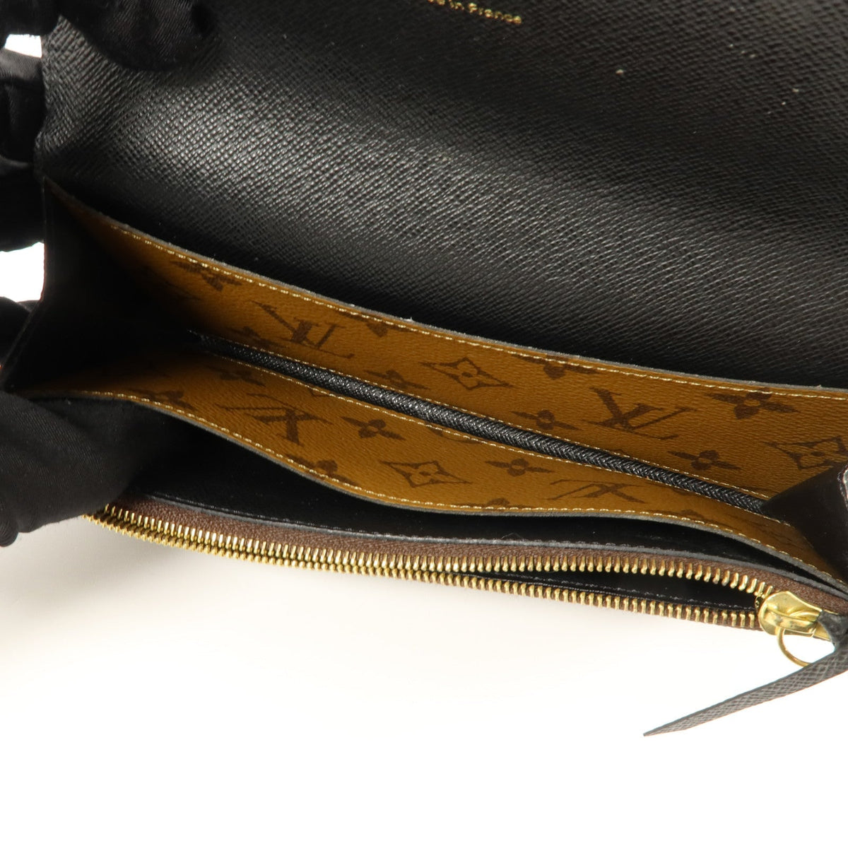 Louis Vuitton Emilie · Monogram Reverse