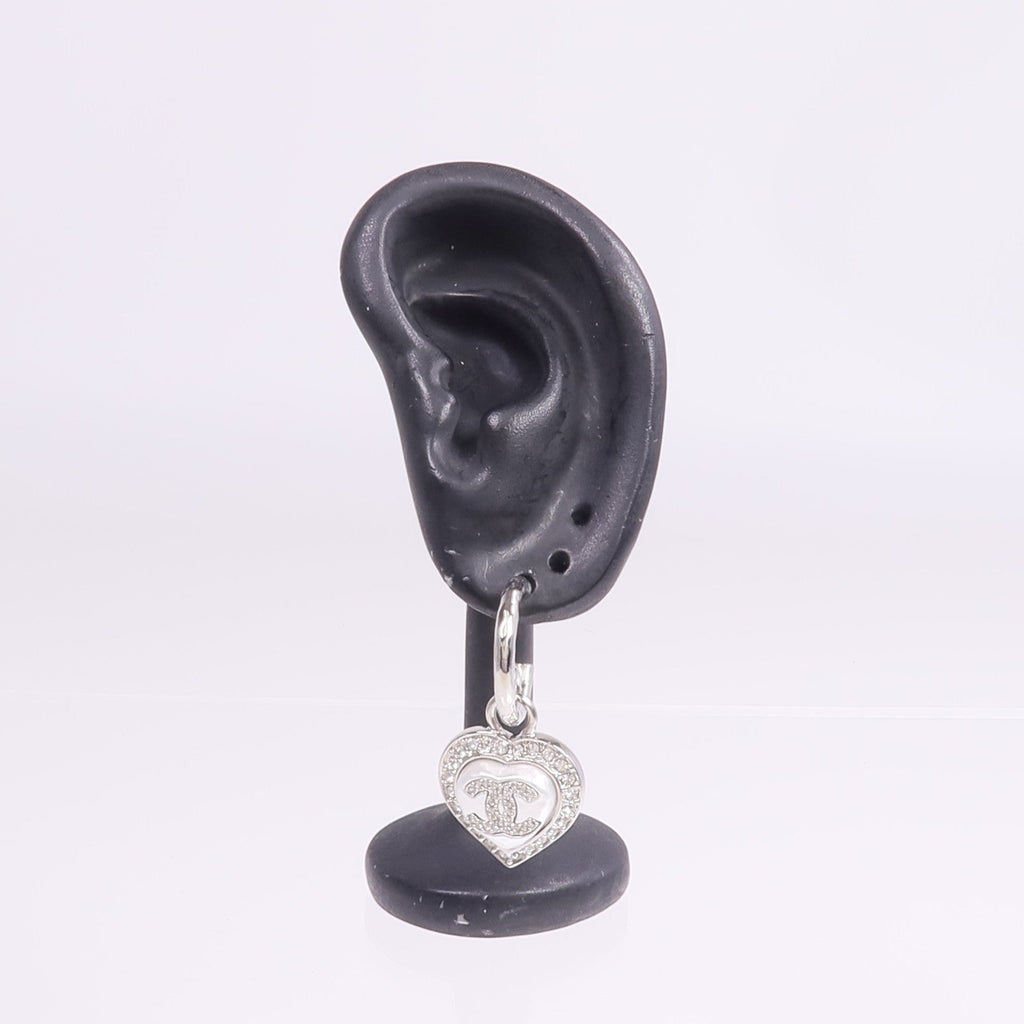 Chanel CC Earrings · Metal