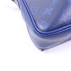 Louis Vuitton Outdoor Messenger · Taiga