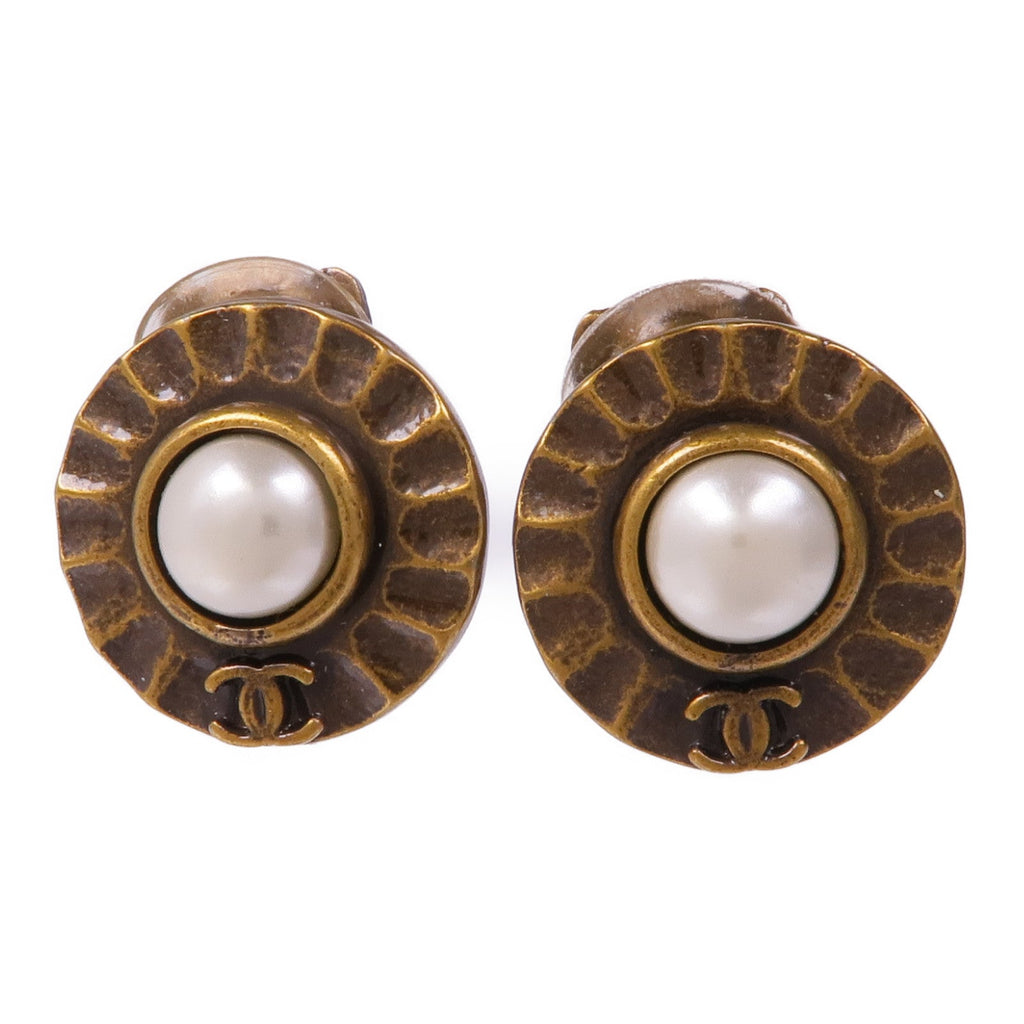 CHANEL CC Earrings · Pearl Detail