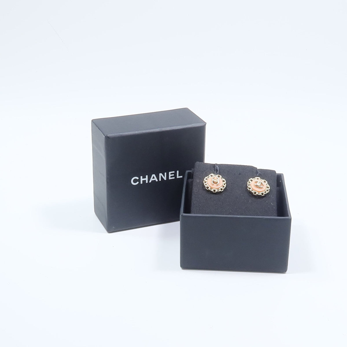 Chanel CC Earrings · Metal