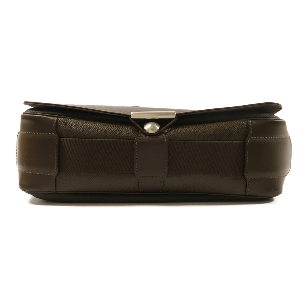 Louis Vuitton Viktor · Taiga Messenger