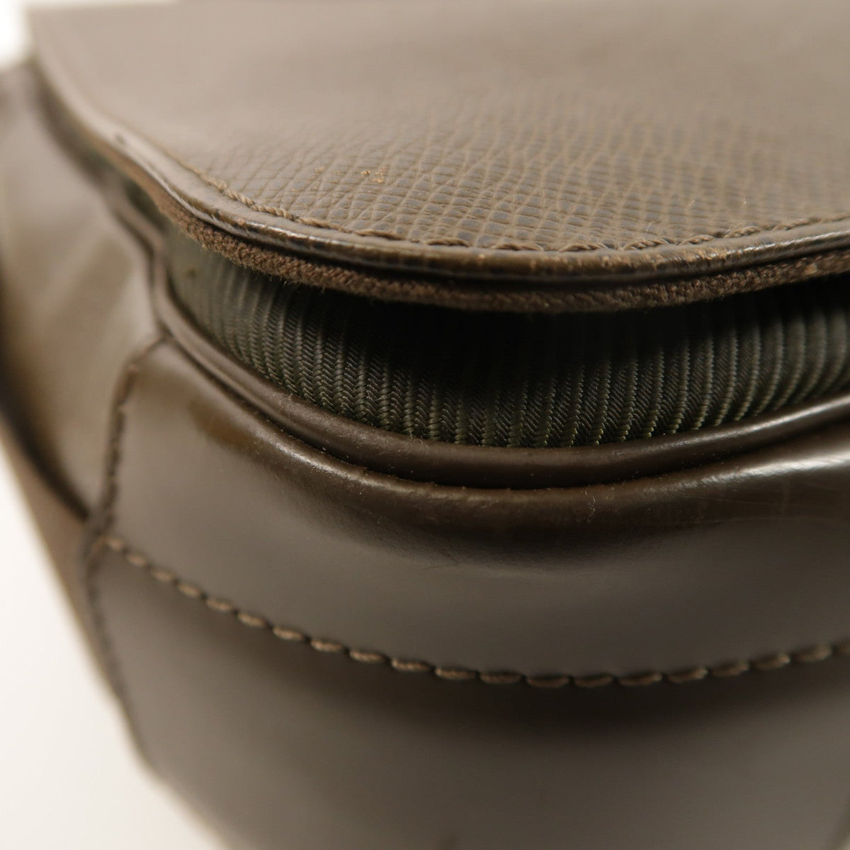 Louis Vuitton Viktor · Taiga Messenger