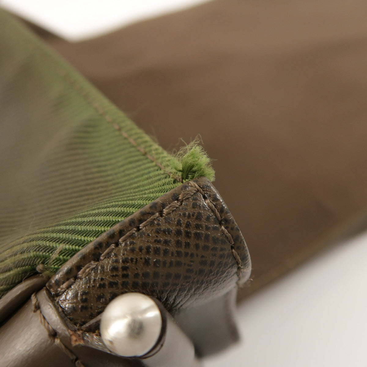 Louis Vuitton Viktor · Taiga Messenger