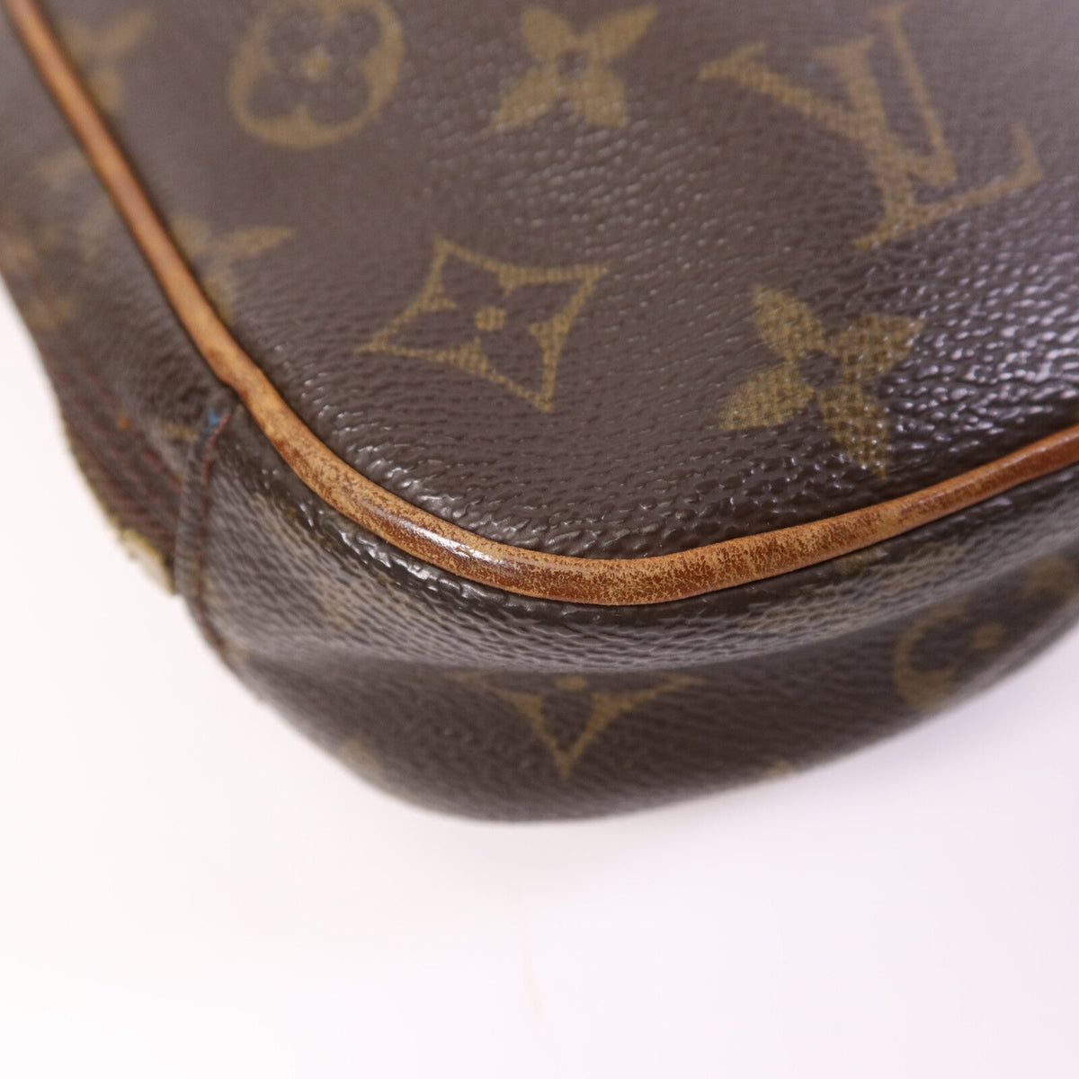Louis Vuitton Pochette Gange · Monogram