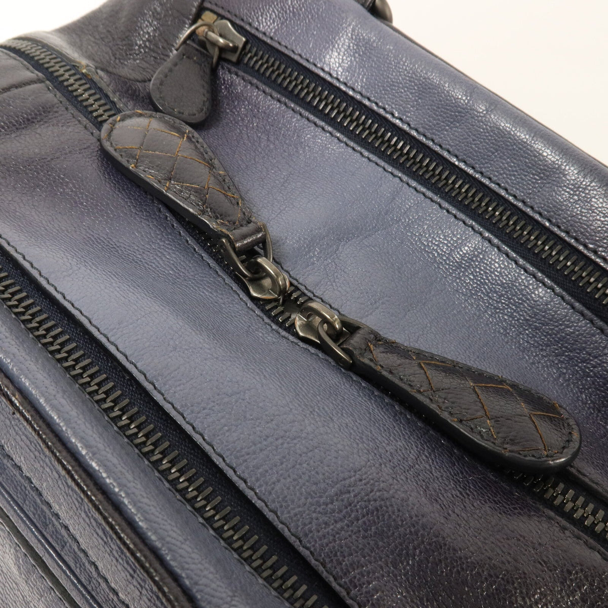 Bottega Veneta Boston · Calfskin