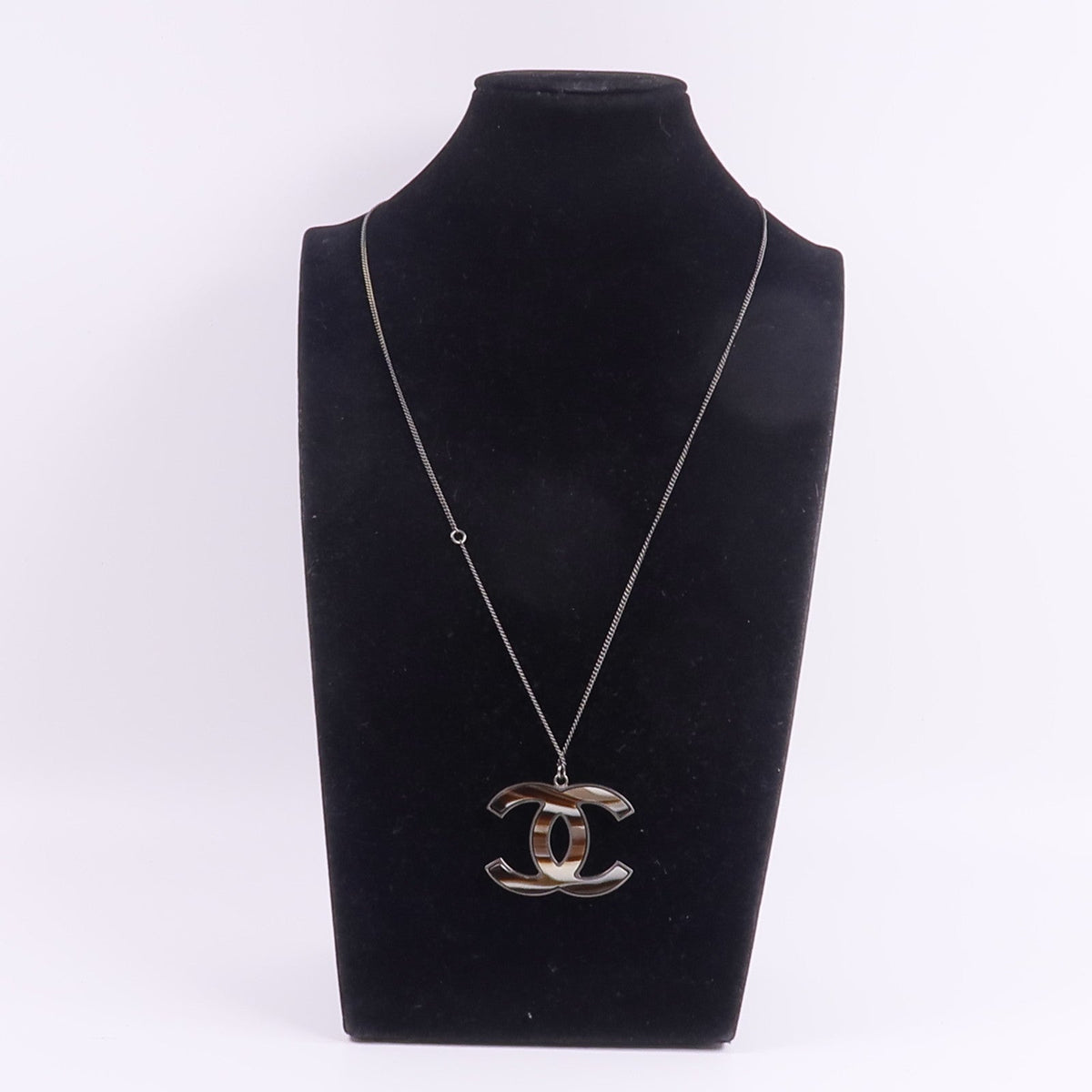 Chanel CC Necklace · Metal & Resin