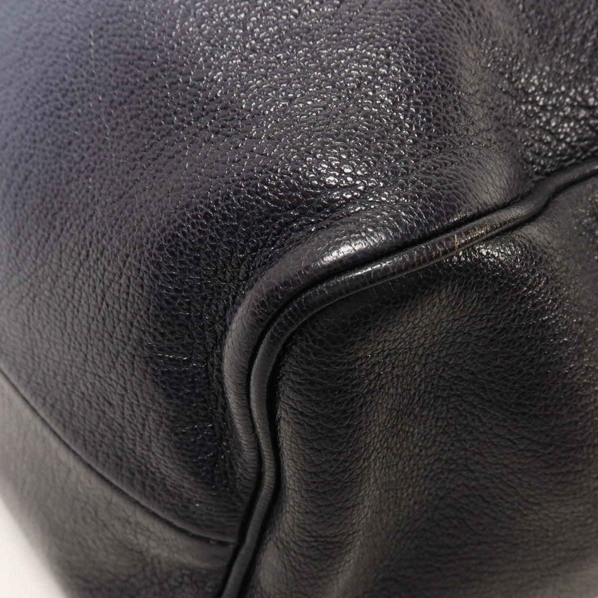 Bottega Veneta Boston · Calfskin