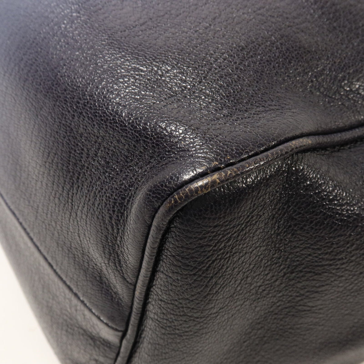 Bottega Veneta Boston · Calfskin