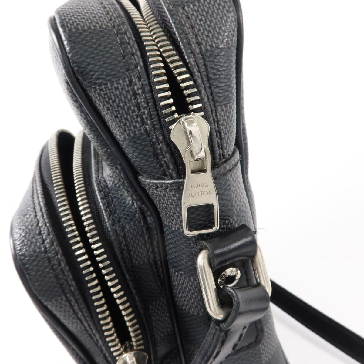 Louis Vuitton Rem · Damier Graphite