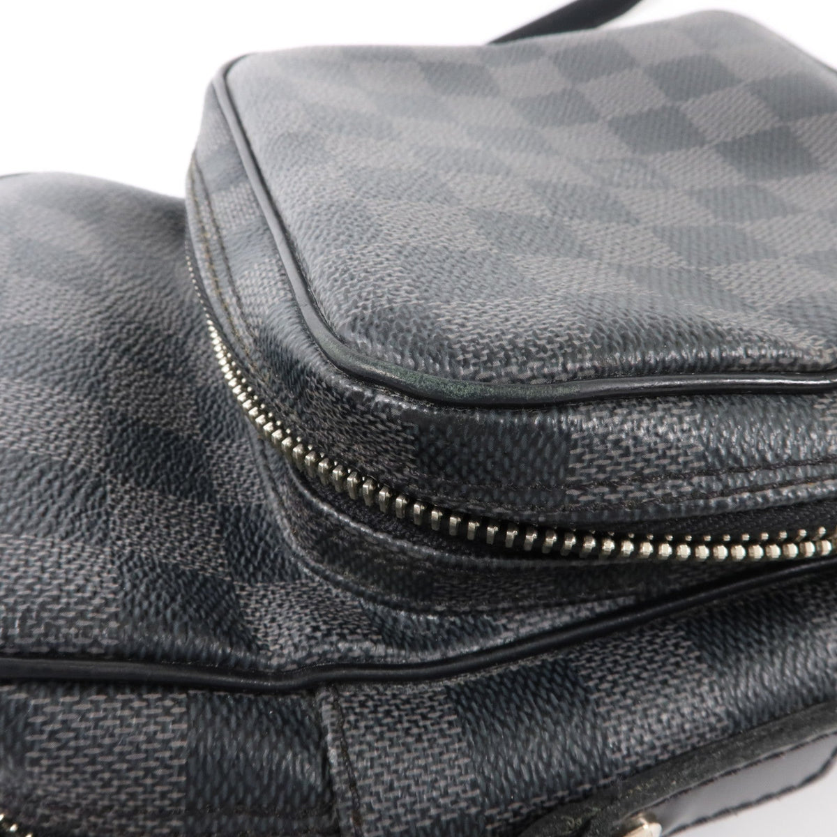 Louis Vuitton Rem · Damier Graphite