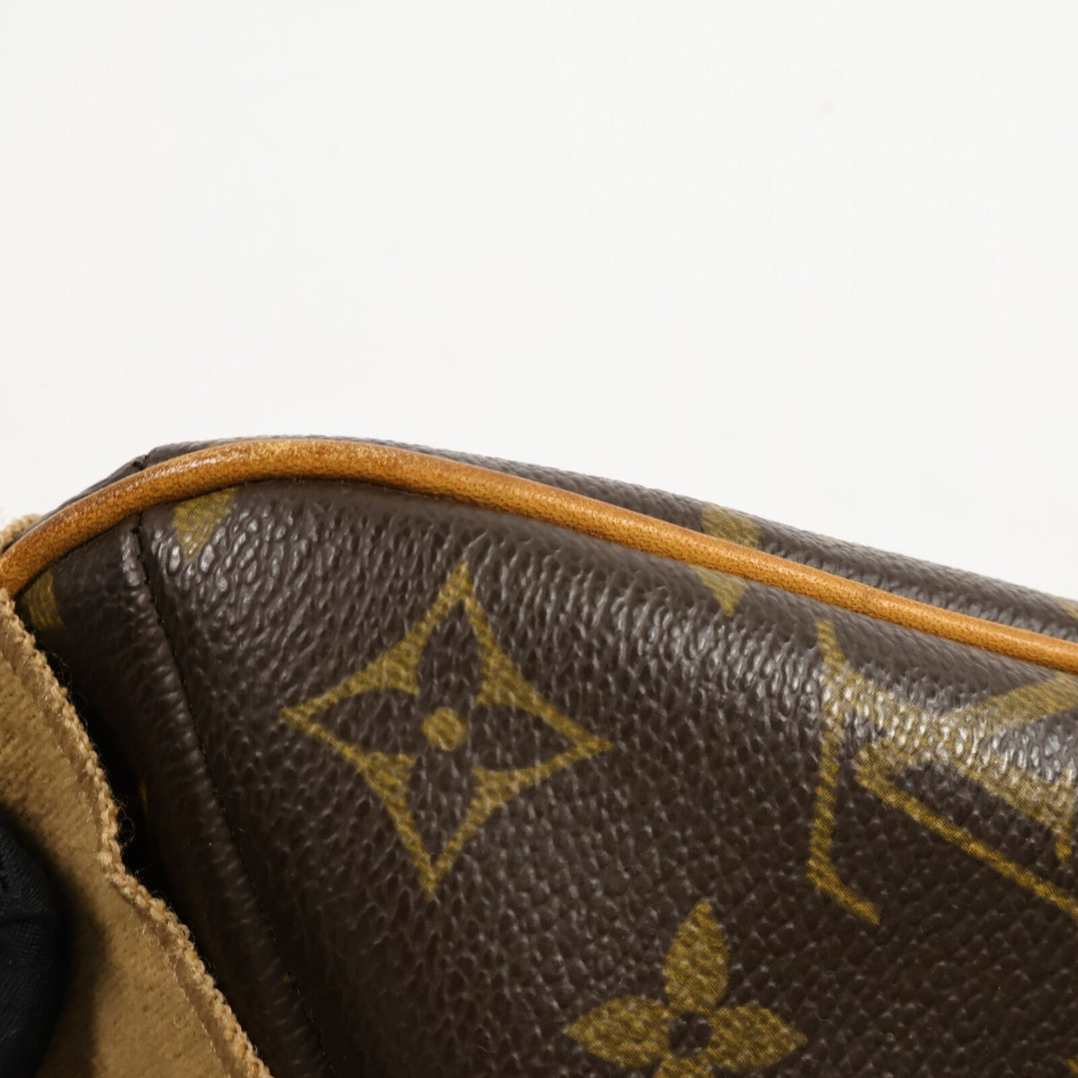 Louis Vuitton Musette · Monogram