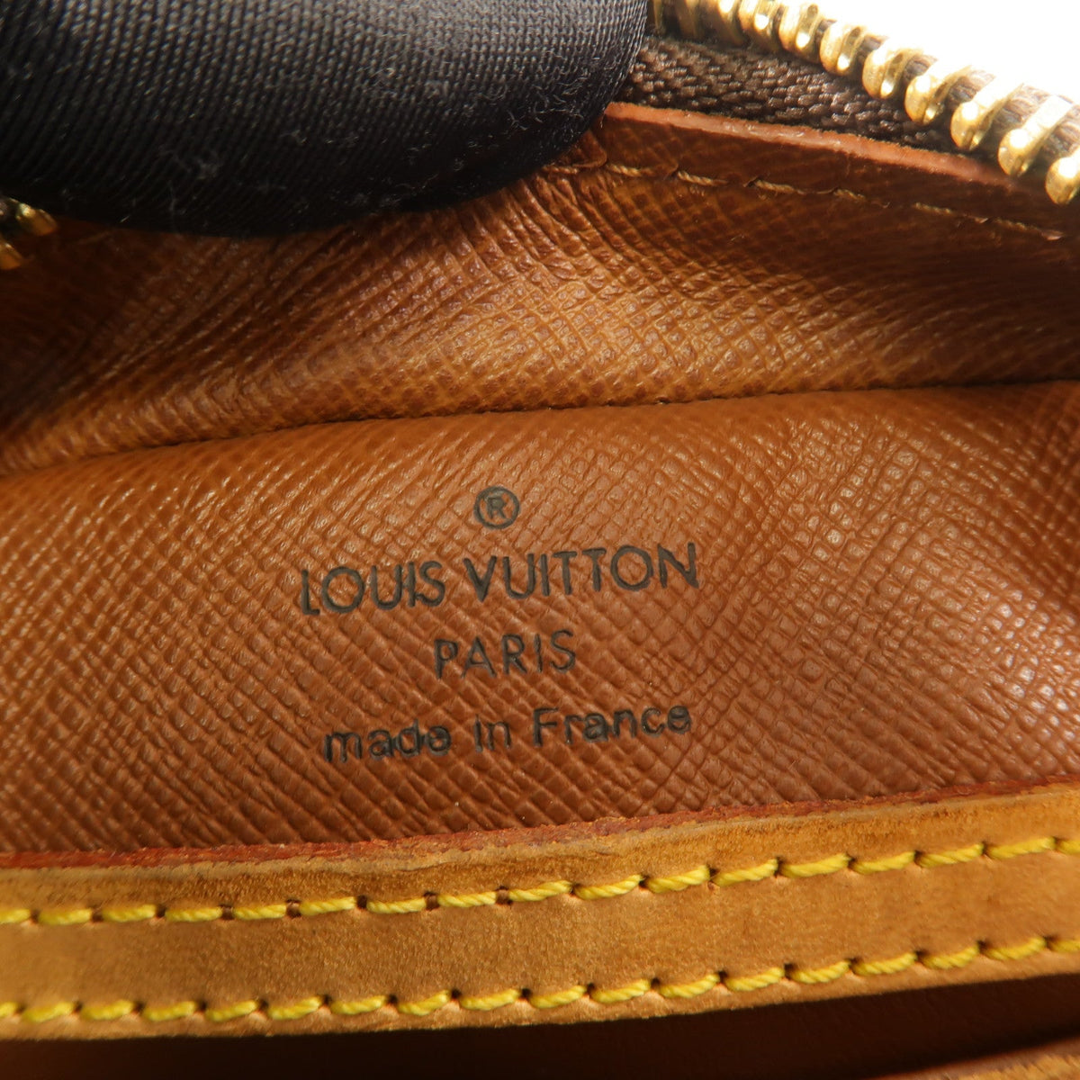 Louis Vuitton Blois · Monogram