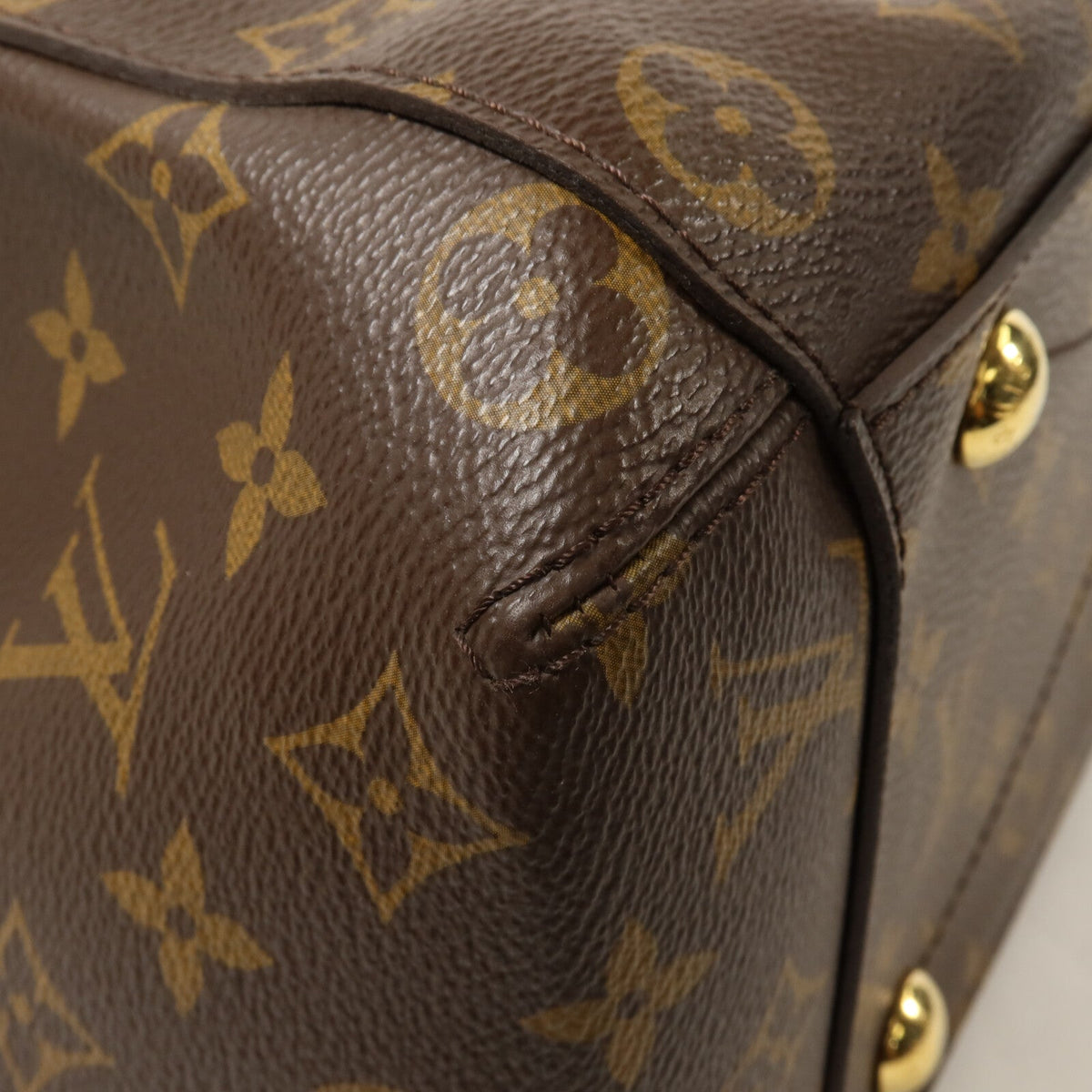 Louis Vuitton Montaigne MM · Monogram Canvas