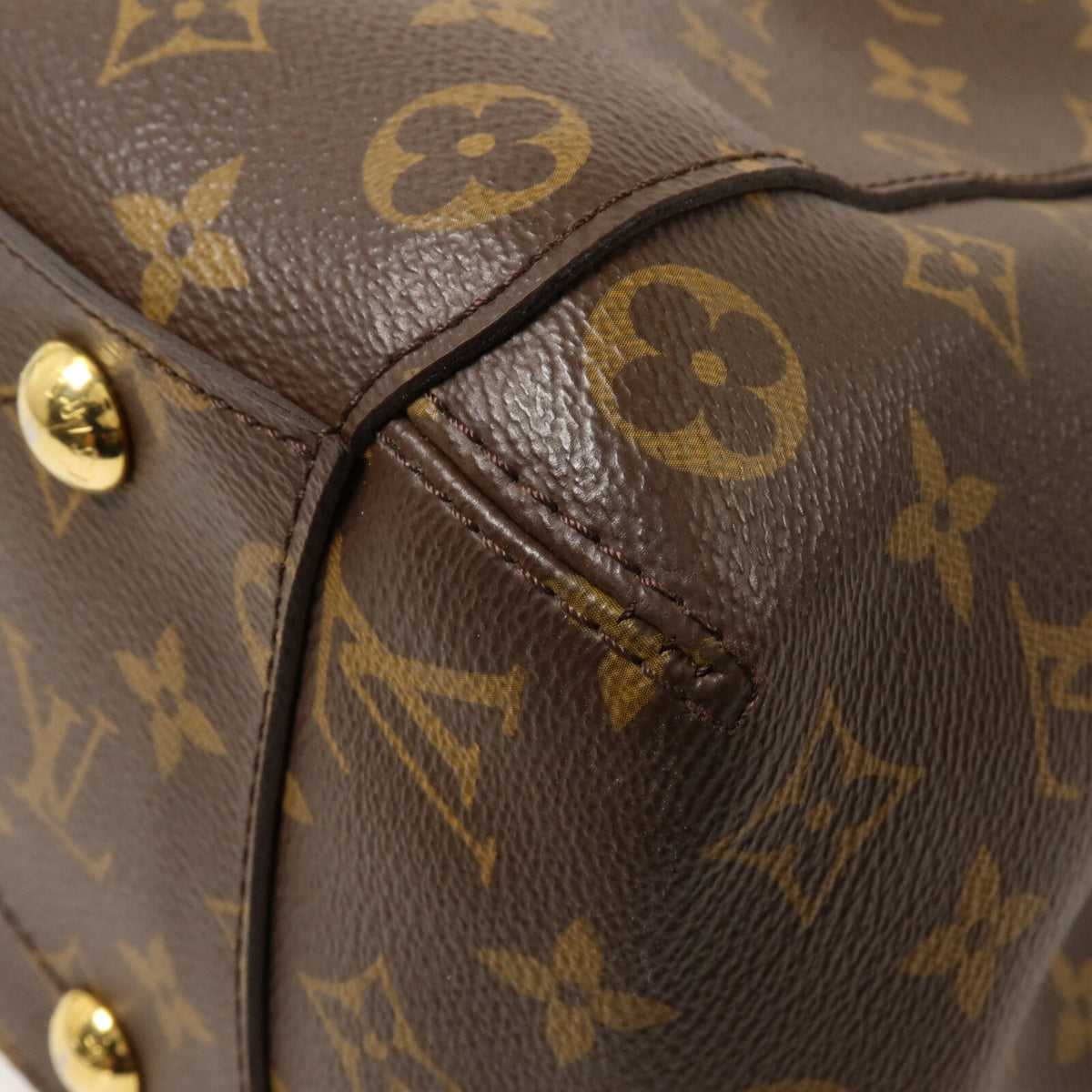 Louis Vuitton Montaigne MM · Monogram Canvas