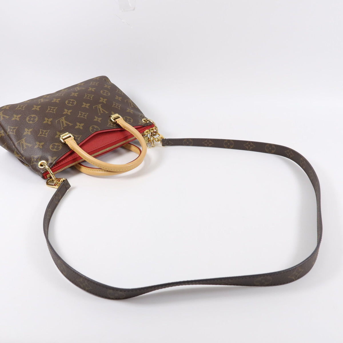 Louis Vuitton Pallas BB · Monogram