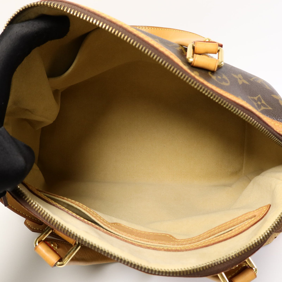 Louis Vuitton Retiro PM · Monogram